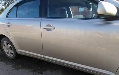 Toyota Avensis III рестайлинг, 2004 год, 600 000 рублей, 11 фотография