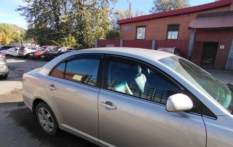 Toyota Avensis III рестайлинг, 2004 год, 600 000 рублей, 14 фотография