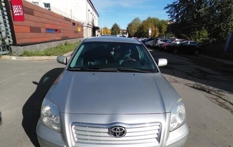 Toyota Avensis III рестайлинг, 2004 год, 600 000 рублей, 13 фотография