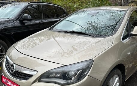 Opel Astra J, 2011 год, 610 000 рублей, 3 фотография