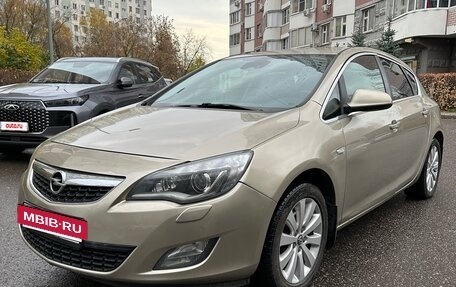 Opel Astra J, 2011 год, 610 000 рублей, 2 фотография
