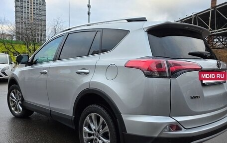 Toyota RAV4, 2017 год, 2 950 000 рублей, 2 фотография