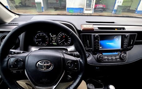 Toyota RAV4, 2017 год, 2 950 000 рублей, 4 фотография