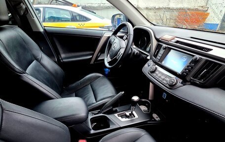 Toyota RAV4, 2017 год, 2 950 000 рублей, 8 фотография