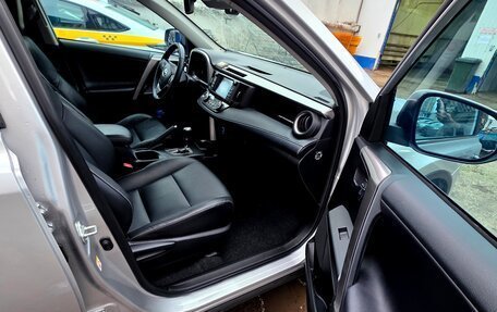 Toyota RAV4, 2017 год, 2 950 000 рублей, 7 фотография