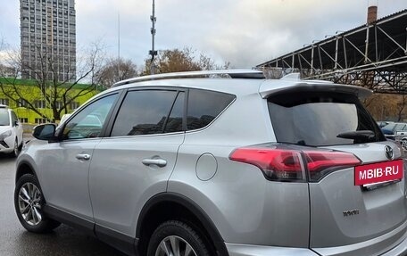 Toyota RAV4, 2017 год, 2 950 000 рублей, 3 фотография