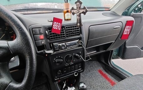 Volkswagen Polo III рестайлинг, 1998 год, 300 000 рублей, 12 фотография