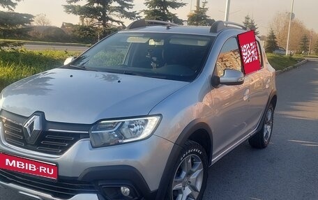 Renault Sandero II рестайлинг, 2021 год, 850 000 рублей, 1 фотография