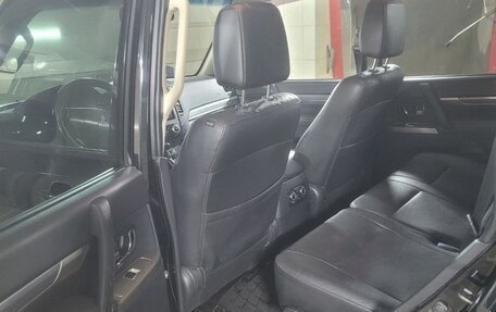 Mitsubishi Pajero IV, 2014 год, 2 550 000 рублей, 7 фотография