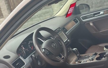 Volkswagen Touareg III, 2011 год, 2 550 000 рублей, 3 фотография