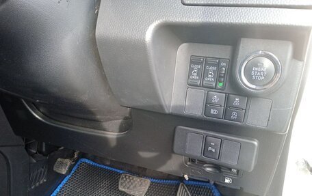 Toyota Roomy I, 2019 год, 1 400 000 рублей, 11 фотография