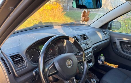 Skoda Fabia II, 2014 год, 800 000 рублей, 7 фотография