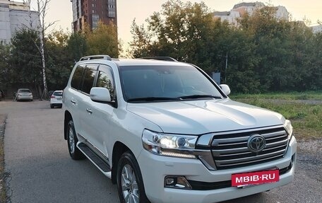 Toyota Land Cruiser 200, 2016 год, 6 300 000 рублей, 3 фотография