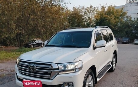 Toyota Land Cruiser 200, 2016 год, 6 300 000 рублей, 2 фотография