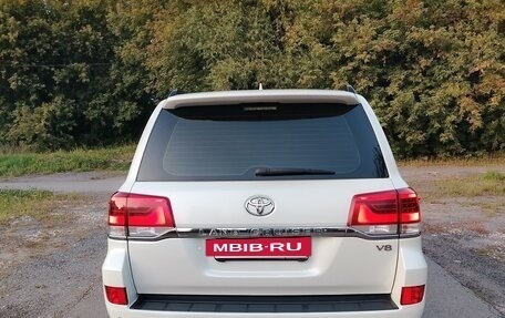 Toyota Land Cruiser 200, 2016 год, 6 300 000 рублей, 6 фотография