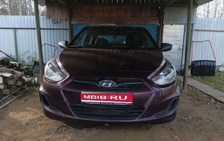 Hyundai Solaris II рестайлинг, 2012 год, 650 000 рублей, 1 фотография