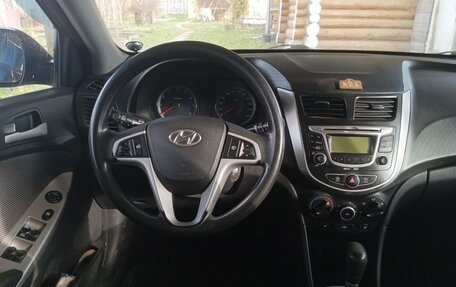 Hyundai Solaris II рестайлинг, 2012 год, 650 000 рублей, 7 фотография