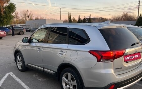 Mitsubishi Outlander III рестайлинг 3, 2017 год, 2 130 000 рублей, 3 фотография