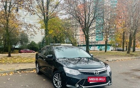 Toyota Camry, 2017 год, 1 780 000 рублей, 4 фотография