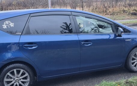 Toyota Prius Alpha I (ZVW40/41), 2014 год, 820 000 рублей, 2 фотография