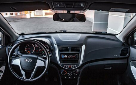 Hyundai Solaris II рестайлинг, 2011 год, 700 000 рублей, 14 фотография