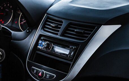 Hyundai Solaris II рестайлинг, 2011 год, 700 000 рублей, 17 фотография