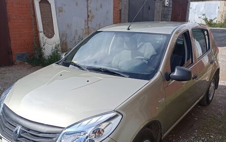 Renault Sandero I, 2010 год, 820 000 рублей, 2 фотография