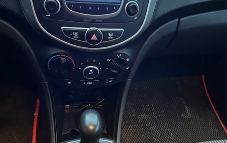 Hyundai Solaris II рестайлинг, 2013 год, 790 000 рублей, 3 фотография