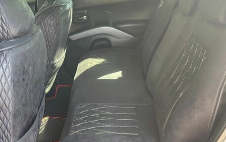 Mitsubishi Outlander III рестайлинг 3, 2008 год, 830 000 рублей, 6 фотография