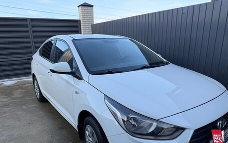 Hyundai Solaris II рестайлинг, 2017 год, 1 500 000 рублей, 2 фотография