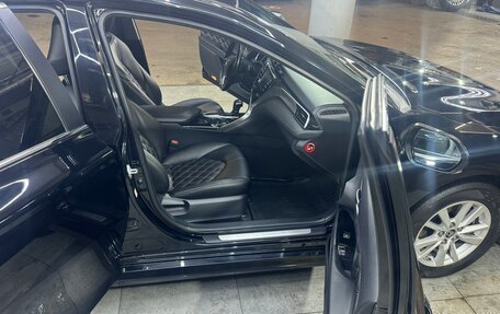 Toyota Camry, 2018 год, 1 900 000 рублей, 2 фотография