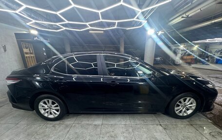 Toyota Camry, 2018 год, 1 900 000 рублей, 6 фотография