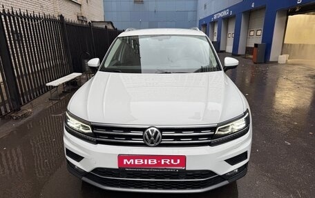 Volkswagen Tiguan II, 2018 год, 2 850 000 рублей, 1 фотография
