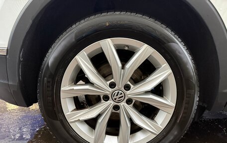 Volkswagen Tiguan II, 2018 год, 2 850 000 рублей, 16 фотография