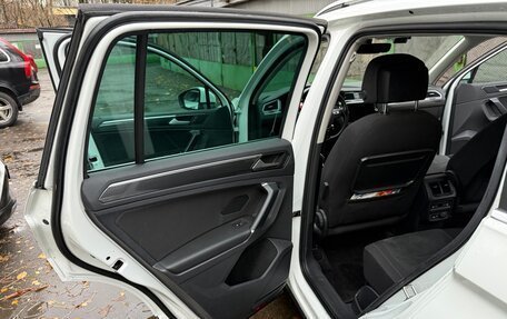 Volkswagen Tiguan II, 2018 год, 2 850 000 рублей, 21 фотография