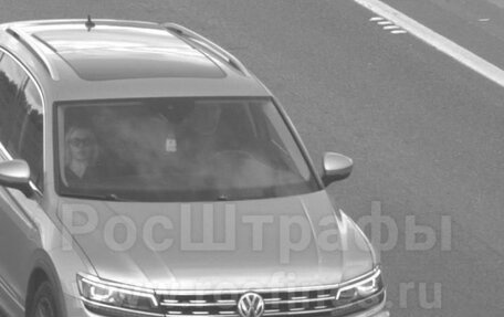 Volkswagen Tiguan II, 2018 год, 2 250 000 рублей, 4 фотография