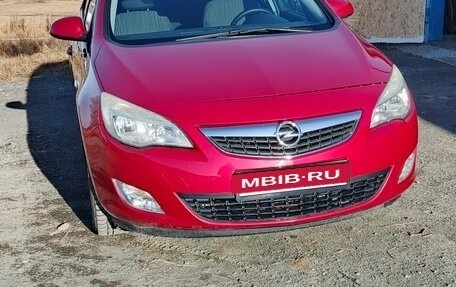 Opel Astra J, 2011 год, 760 000 рублей, 2 фотография