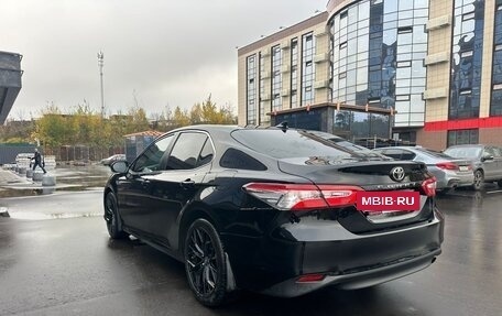 Toyota Camry, 2021 год, 2 900 000 рублей, 4 фотография