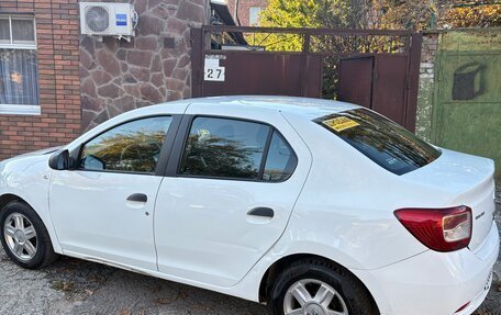 Renault Logan II, 2019 год, 700 000 рублей, 3 фотография