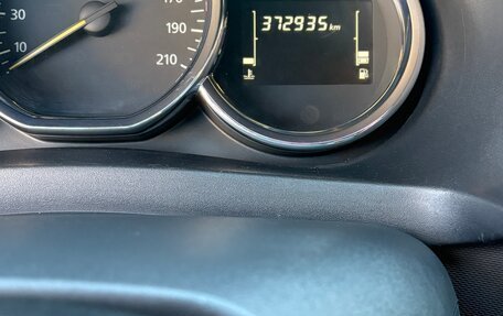 Renault Logan II, 2019 год, 700 000 рублей, 7 фотография