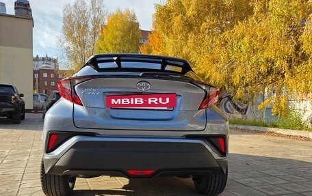 Toyota C-HR I рестайлинг, 2019 год, 2 490 000 рублей, 3 фотография