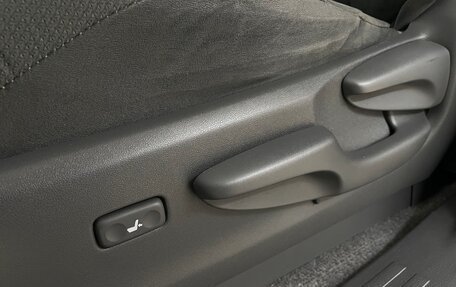 Toyota Land Cruiser Prado 150 рестайлинг 2, 2011 год, 3 095 000 рублей, 12 фотография