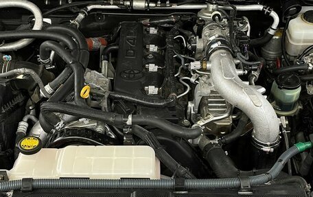 Toyota Land Cruiser Prado 150 рестайлинг 2, 2011 год, 3 095 000 рублей, 16 фотография