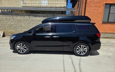 KIA Carnival III, 2016 год, 2 700 000 рублей, 1 фотография