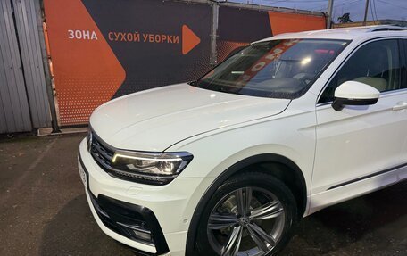 Volkswagen Tiguan II, 2018 год, 2 330 000 рублей, 1 фотография