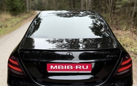 Mercedes-Benz E-Класс, 2020 год, 4 050 000 рублей, 2 фотография