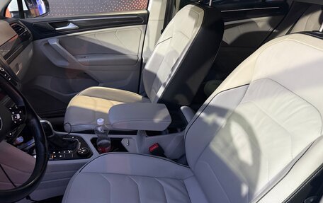 Volkswagen Tiguan II, 2018 год, 2 330 000 рублей, 5 фотография