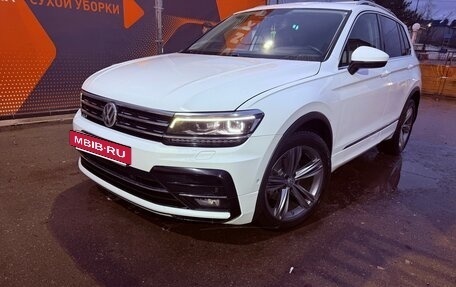 Volkswagen Tiguan II, 2018 год, 2 330 000 рублей, 3 фотография
