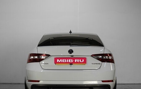Skoda Superb III рестайлинг, 2018 год, 1 959 000 рублей, 4 фотография