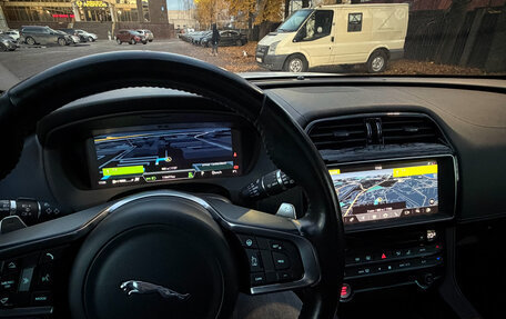 Jaguar F-Pace, 2017 год, 3 200 000 рублей, 8 фотография